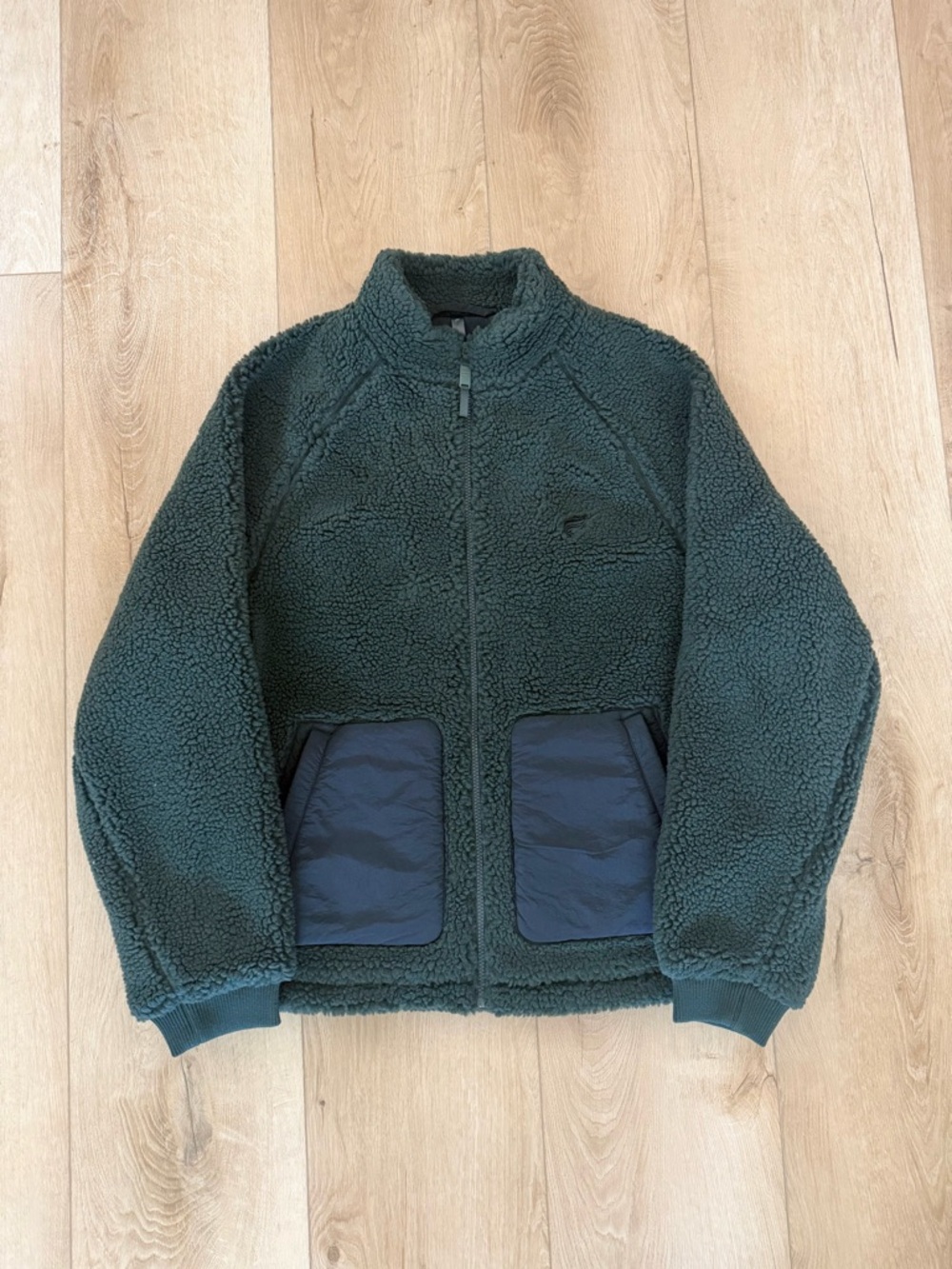 New Fabletics Sherpa Jacket. Men’s Large.